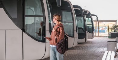 Se puede viajar en autobus sin INE