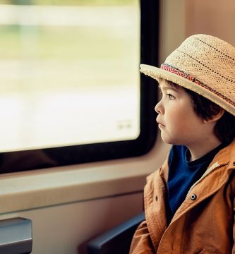 un menor puede viajar solo en autobus