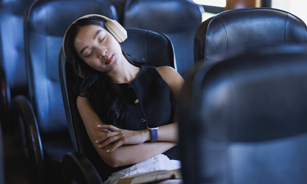 Cómo dormir mejor en viajes largos en autobús: guía práctica